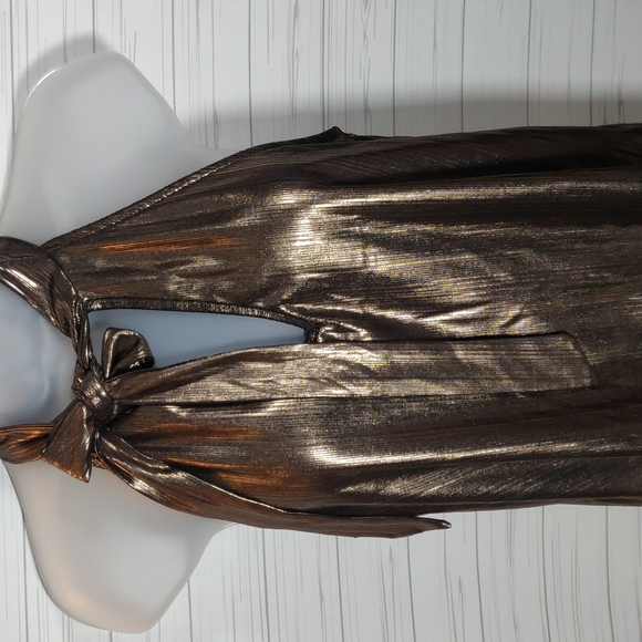 Metallic halter neck top - Picture 1 of 5